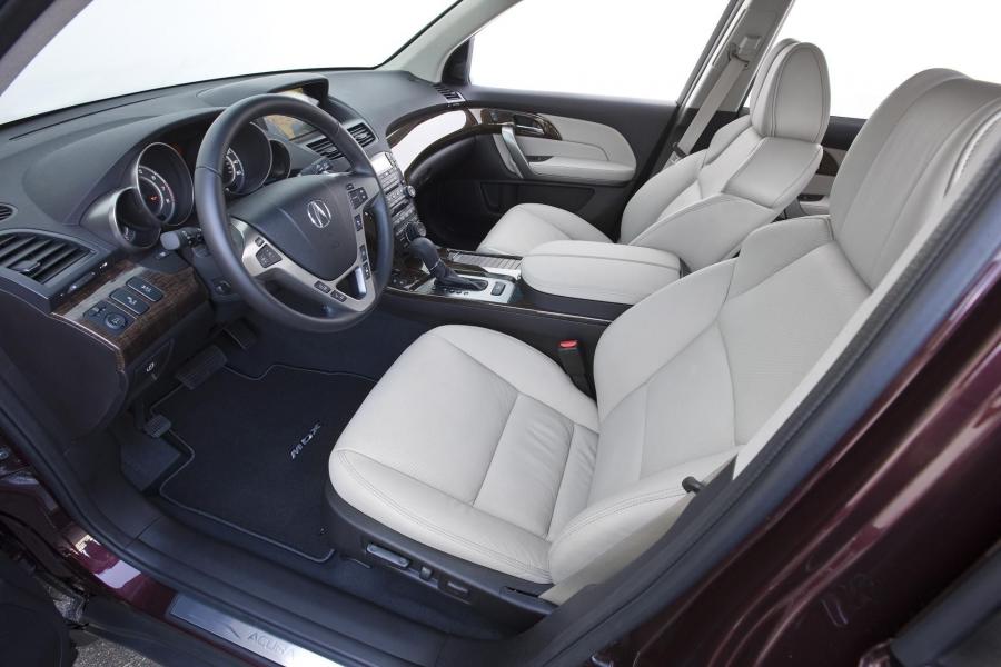 Интерьер Acura MDX (YD2) 2009 года  (фото 9 из 39)